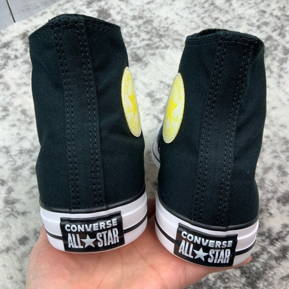 NIB Converse CTAS Hi top smiley face women’s - Picture 4 of 7